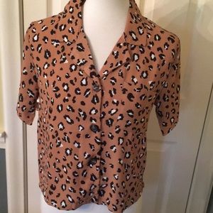 Kirious Woman’s Leopard Print Shirt